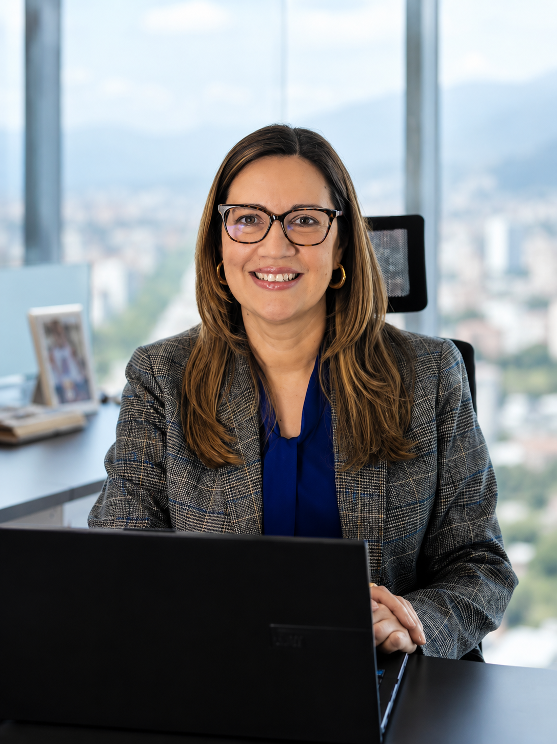 Adriana Milena Munévar Arciniegas, Vicepresidente Financiera de Petroil S.A.