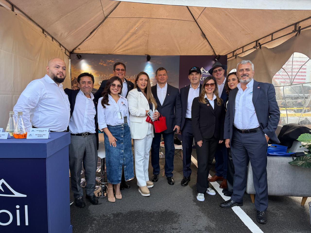Equipo directivo de Petroil en el evento Freedom 250 junto a la Embajada de Estados Unidos